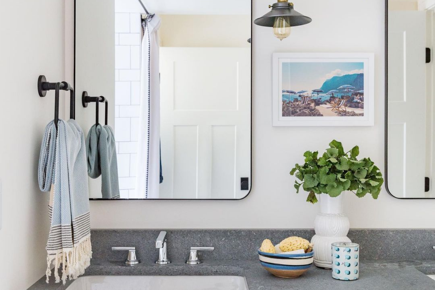 31 Ridiculously Pretty Bathrooms That Nailed Art Deco Style