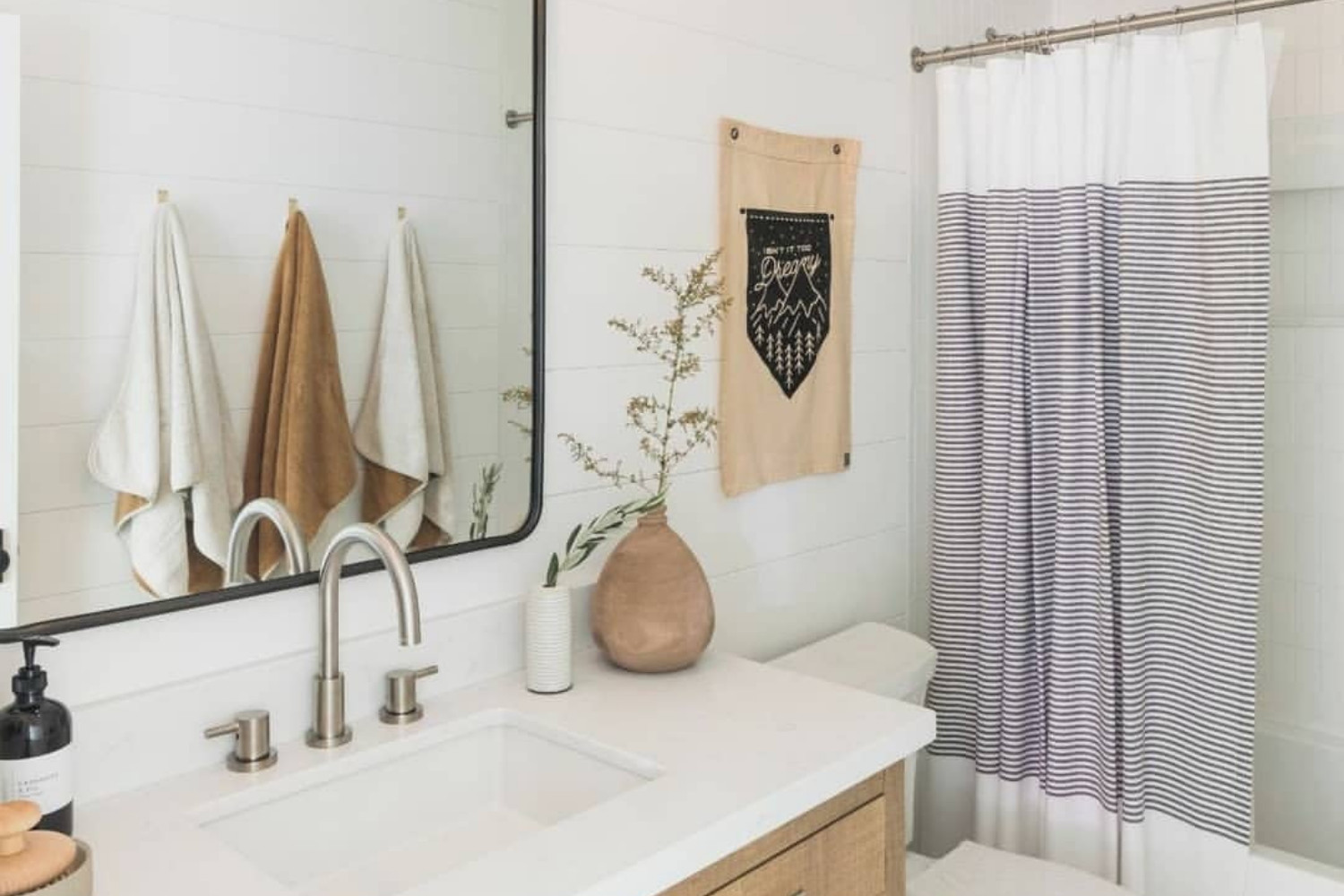 27 Unique Bathroom Sink Ideas That Are So Fresh and Clean