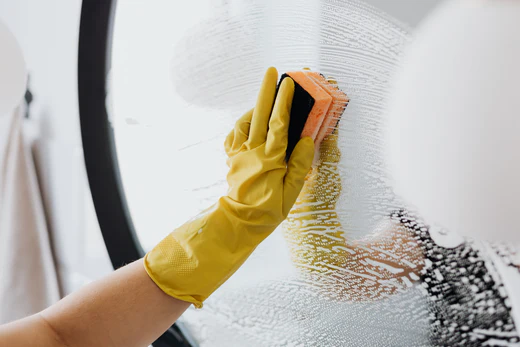 How to Clean a Wall Mirror Without Leaving Streaks
