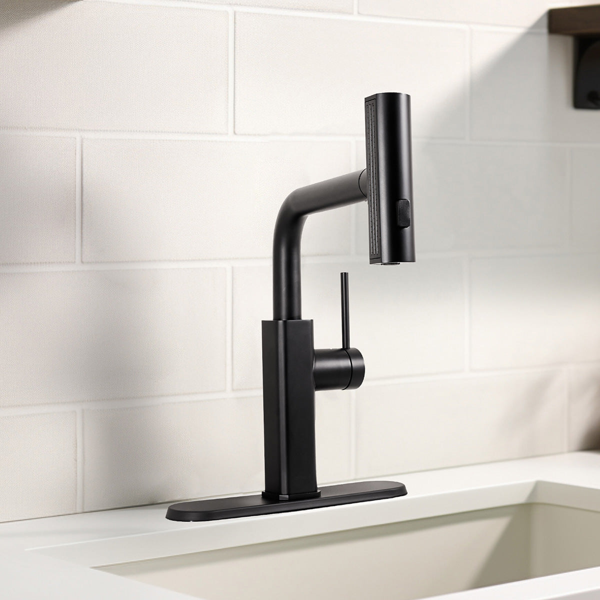 Modern Stainless Steel Single Hole Kitchen Faucet with Pull-Out Sprayer