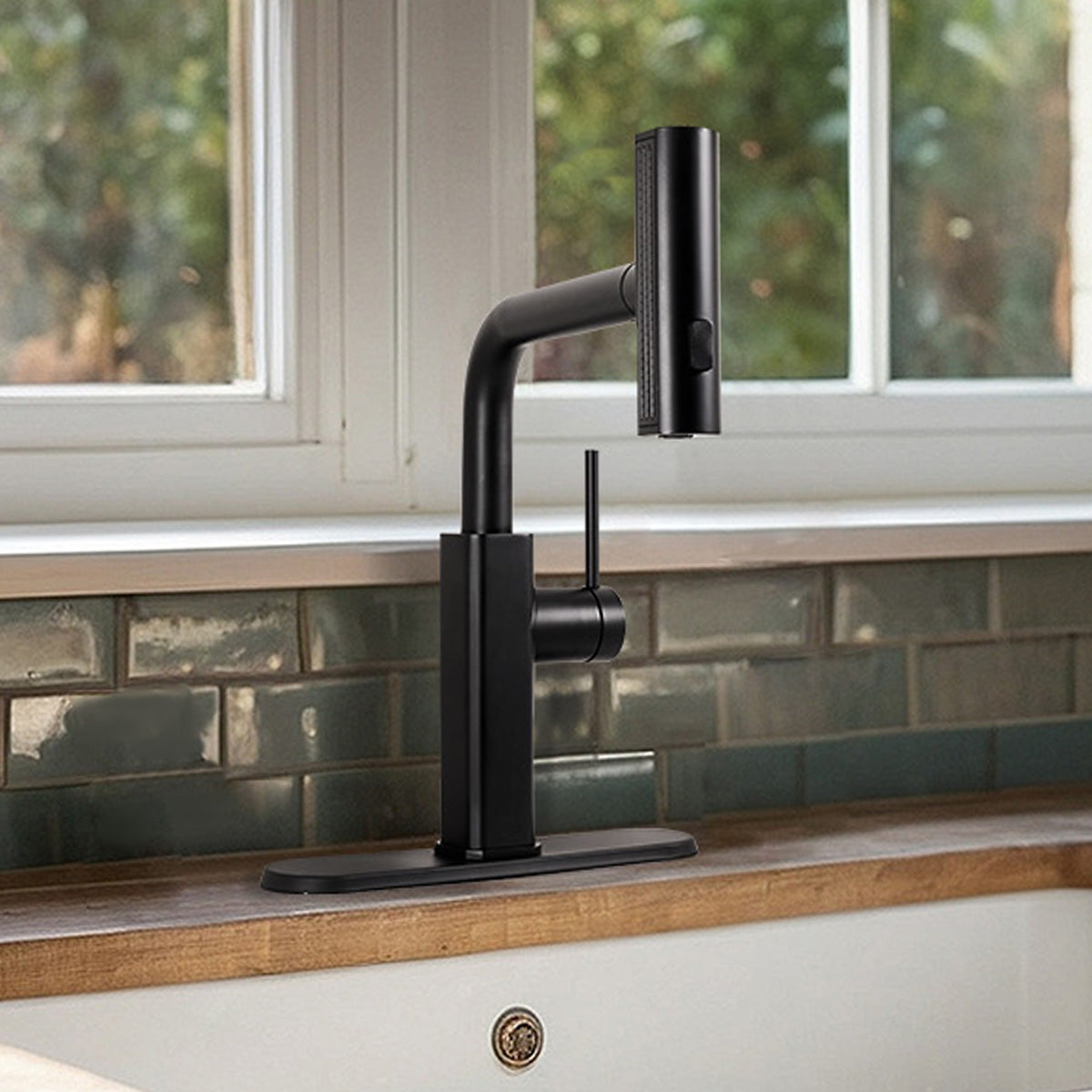 Modern Stainless Steel Single Hole Kitchen Faucet with Pull-Out Sprayer