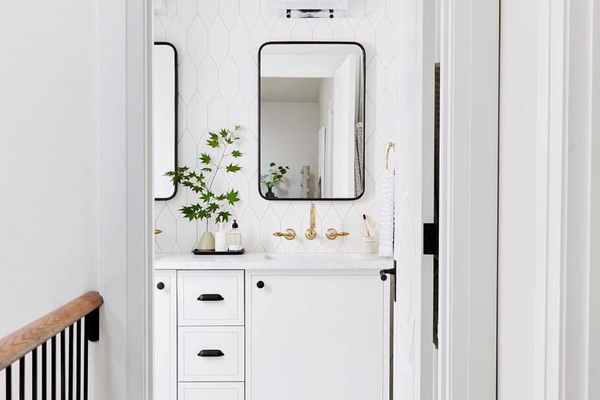 7 Design Mistakes You're Probably Making in Your Small Bathroom