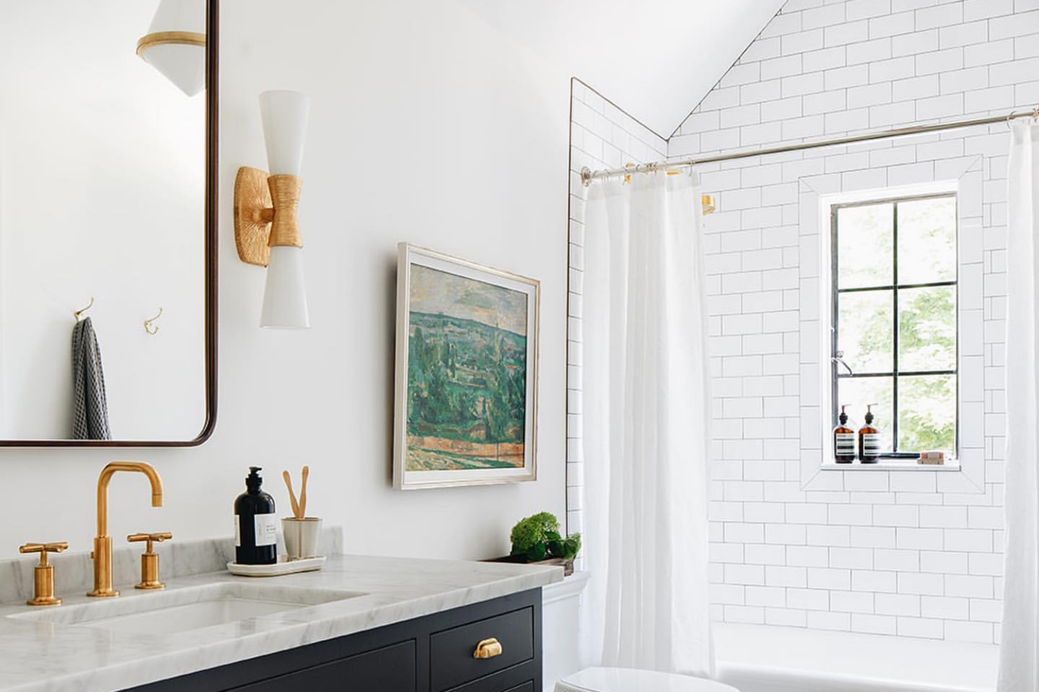 21 Stunning Bathroom Window Treatment Ideas for Style and Privacy