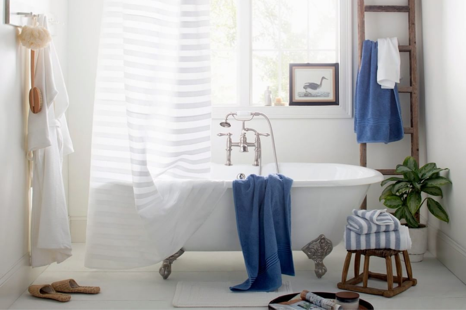 Add a Little Farmhouse Flair to Your Bathroom With These 20 Design Ideas