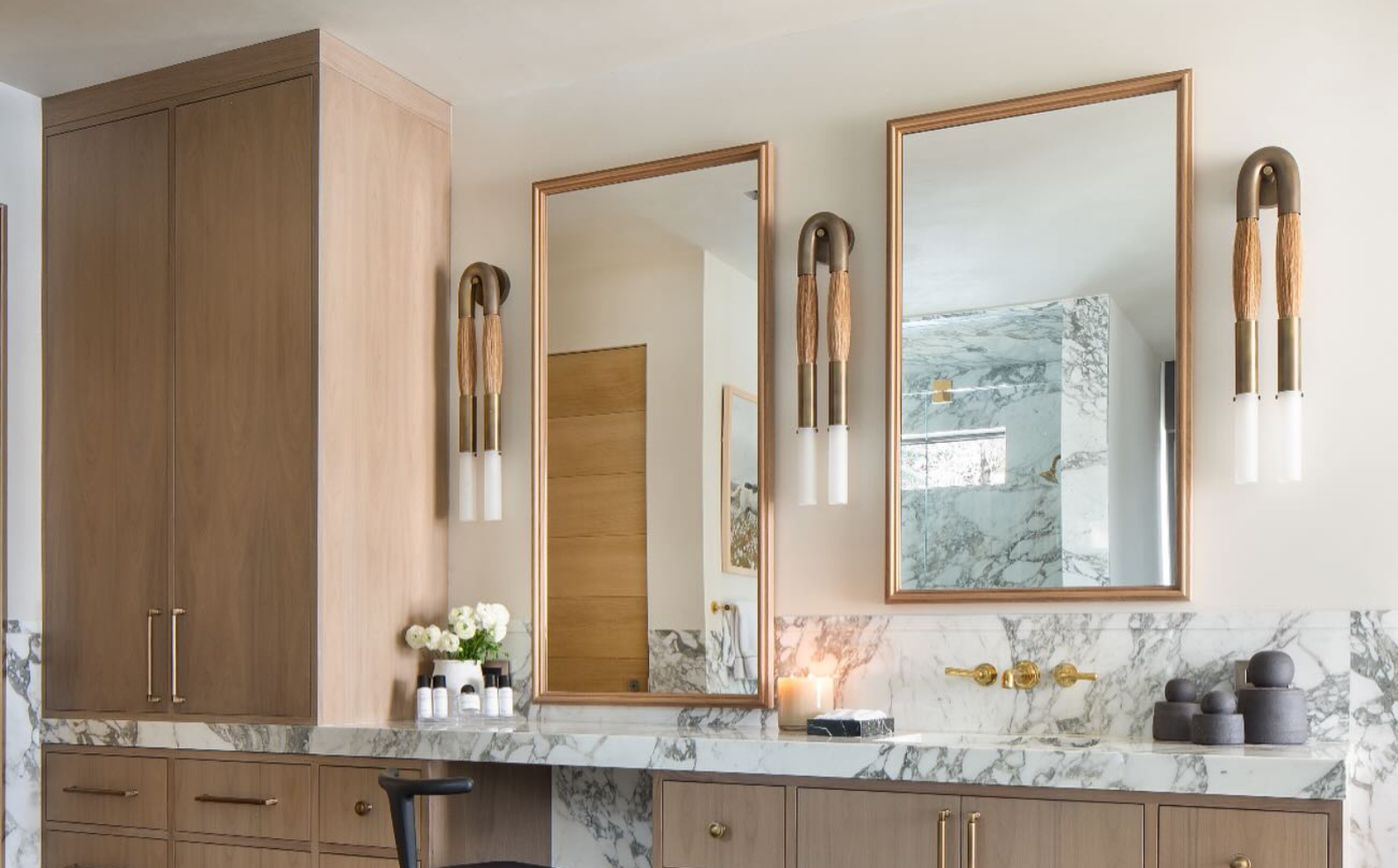 Reflections of Style: 10 Brilliant Bathroom Mirror Ideas to Make Small Spaces Shine