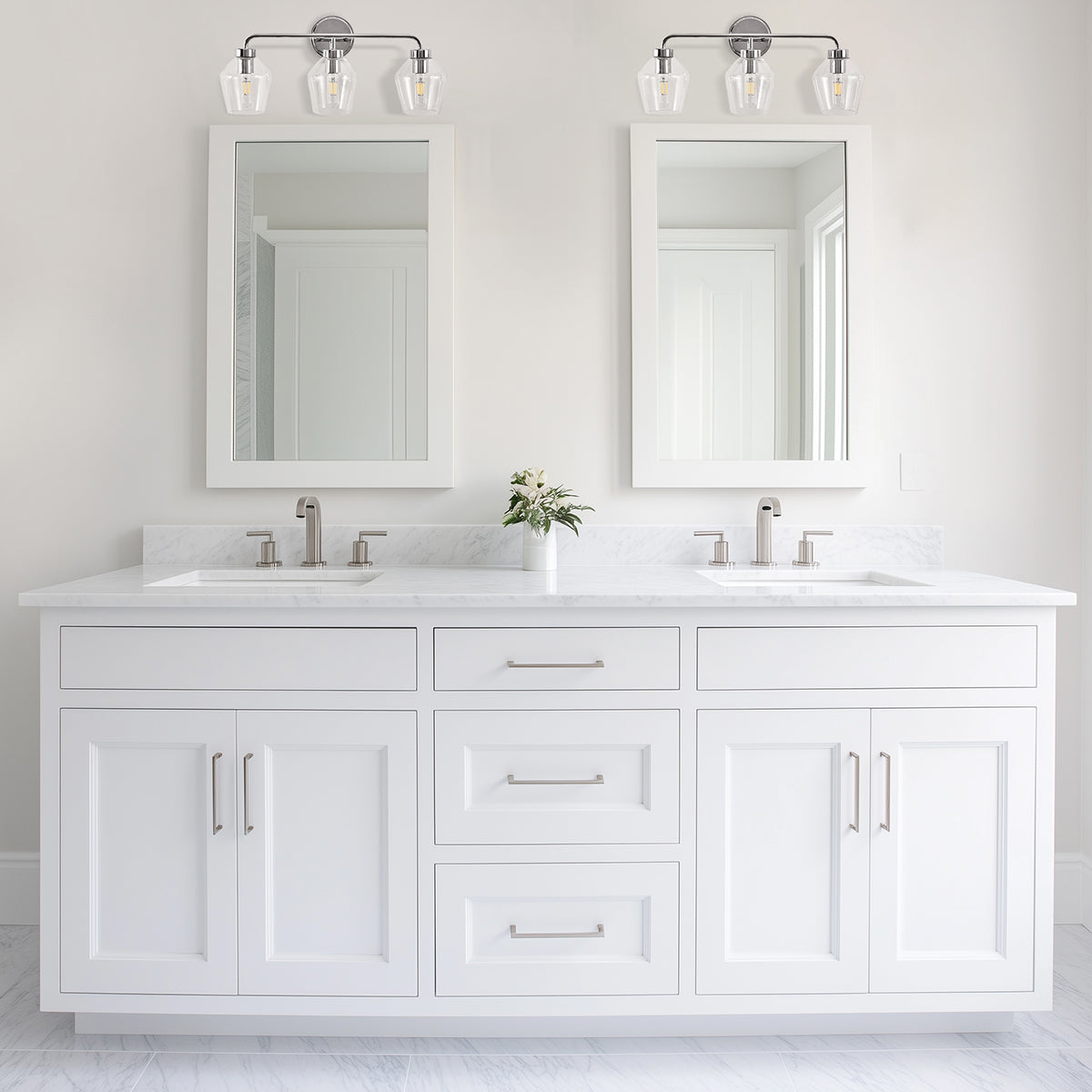 Contemporary Tapered Clear Glass Shade Bathroom Vanity Light