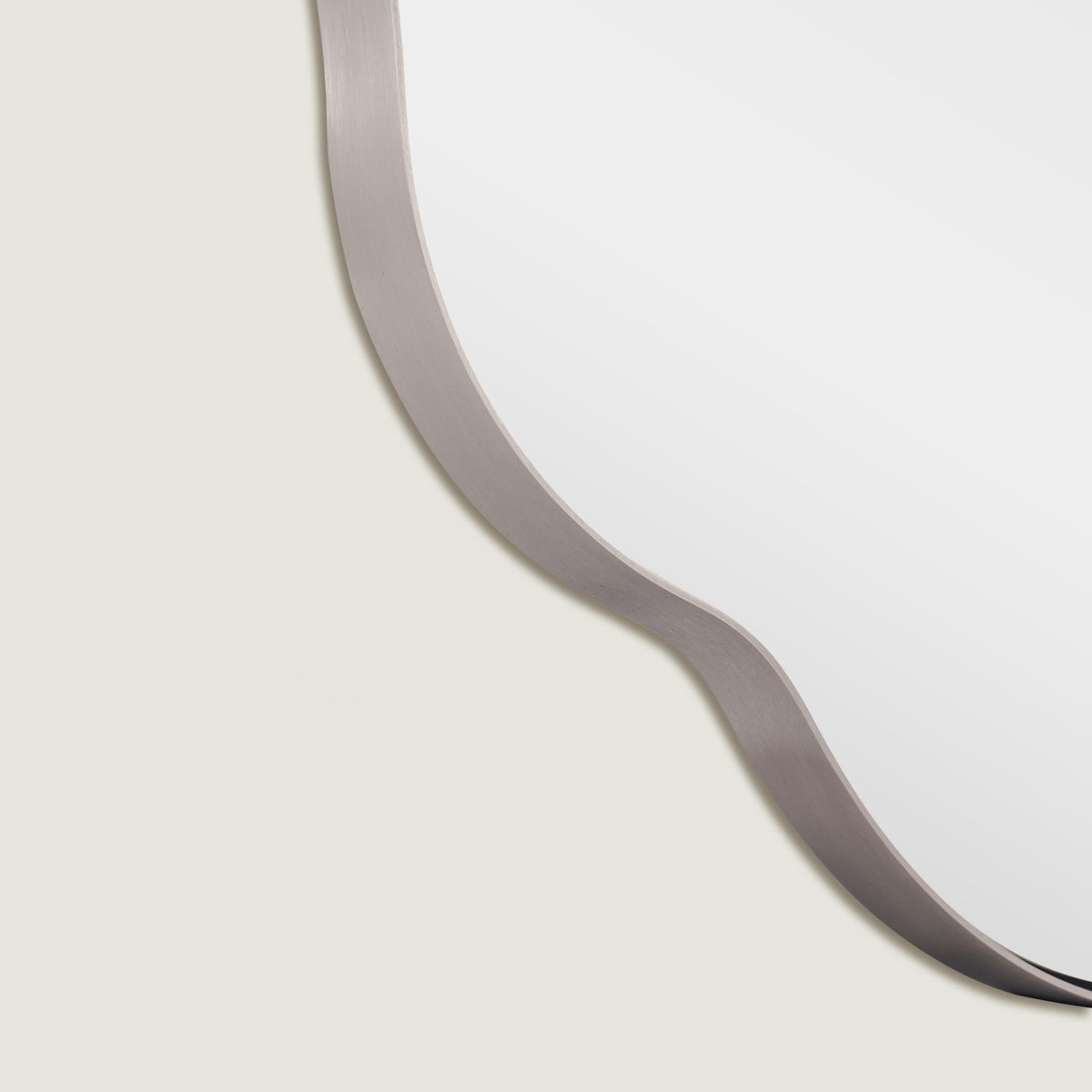 Modern Scalloped Oval Bathroom Vanity Mirror Wavy Wall Mirror | Stainless Steel Frame